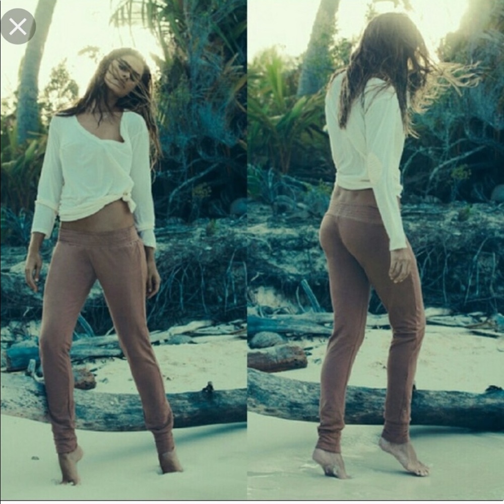 Acacia sweatpants size S